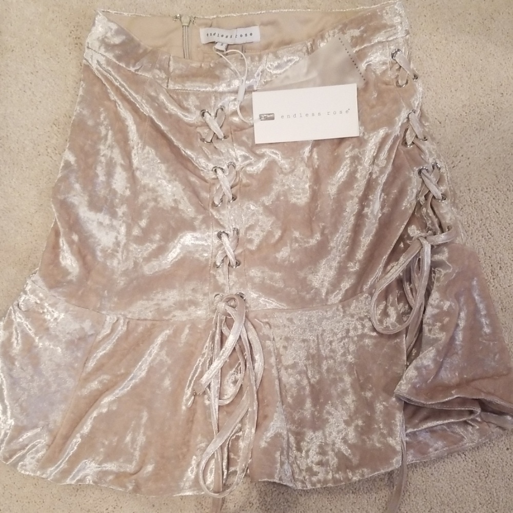 NWT Endless rose skirt